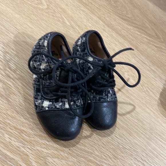 Zebra black and white plaid lace-ups- toddler size 7 (eu 23) - Picture 2 of 5